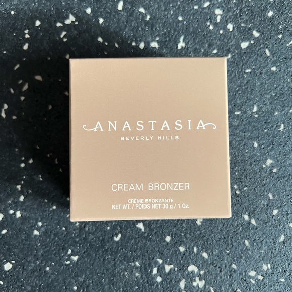 Anastasia Beverly Hills Cream Bronzer - Amber 1oz/30mL - Picture 4 of 7